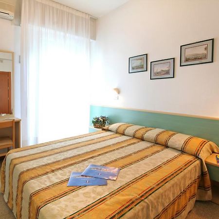 Hotel Major Cattolica Bagian luar foto