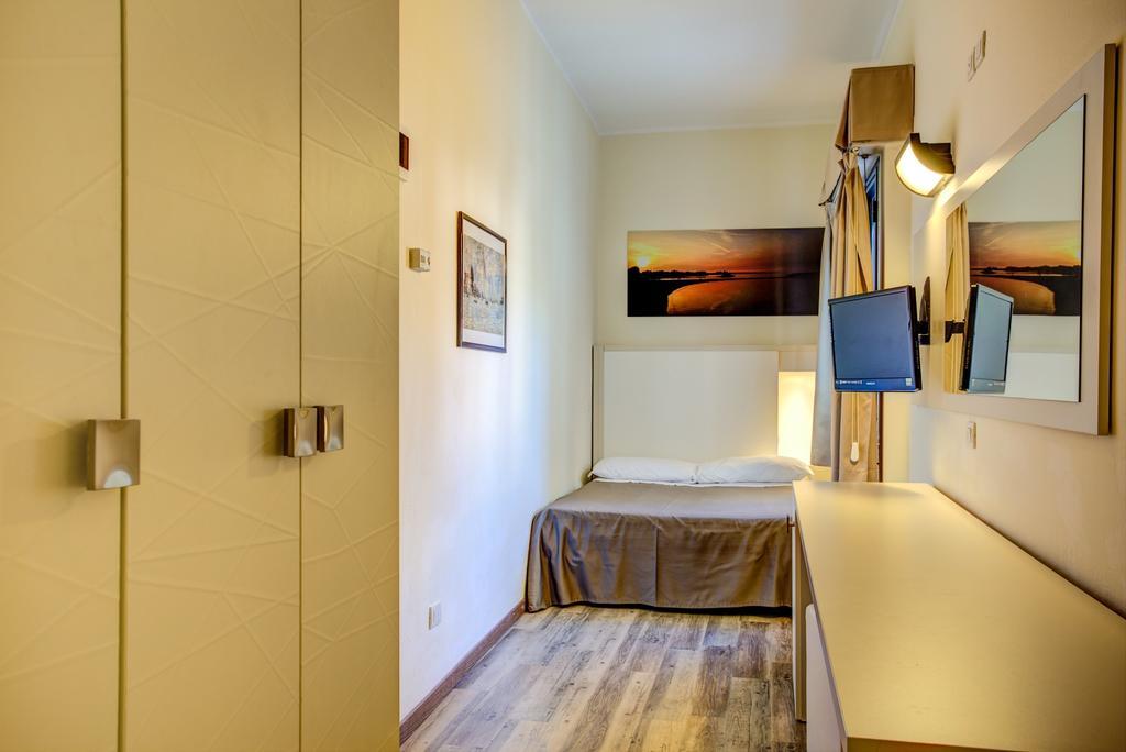 Hotel Major Cattolica Ruang foto