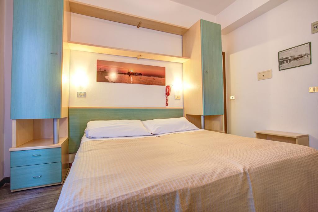 Hotel Major Cattolica Ruang foto