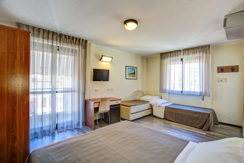 Hotel Major Cattolica Ruang foto