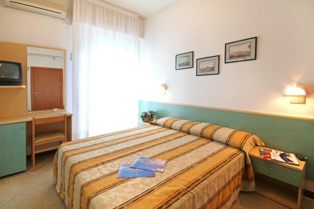 Hotel Major Cattolica Bagian luar foto
